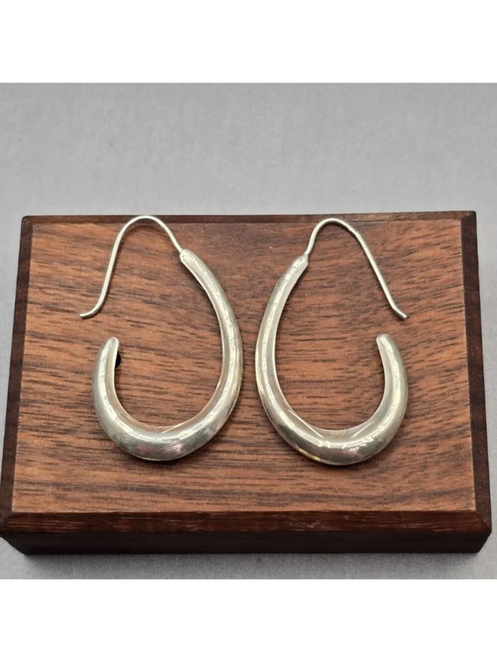 Vintage Sterling Silver Etched J Hoop Earrings Puffy Tapered Dangle 1.25" - Picture 6 of 11